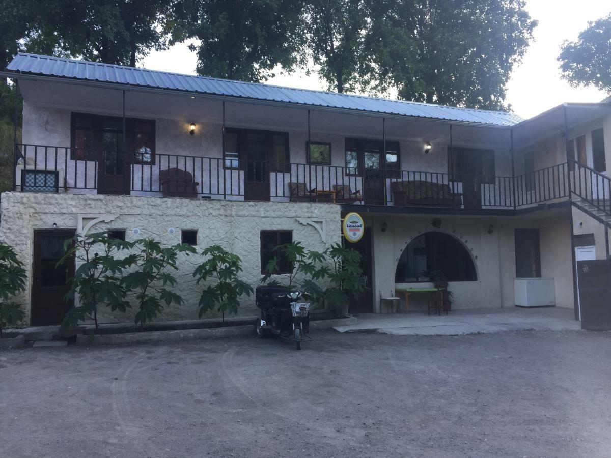 Guest House Geno Vardzia Hot Spring T'mogvi Екстер'єр фото